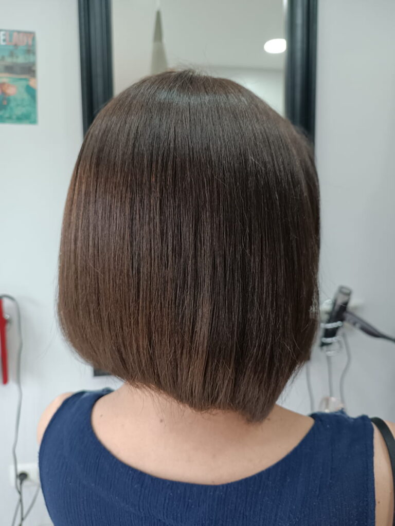 Corte mujer con permanente lisa